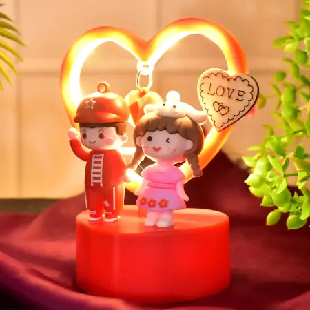 Cute Romantic Couple Love Showpiece with Heart Frame LED Light – Decorative Gift for Valentine, Anniversary, Birthday | Tabletop Resin Figurine (Battery Not Included) – 1 Pc ( default, Standa