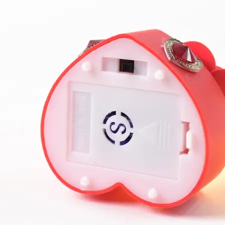 Heart-Shaped Love Couple Decorative Showpiece with Red Rose Base & Crystal Heart Embellishments – Perfect Gift for Valentine’s Day, Anniversaries, Weddings & Home Decor (Battery Not Included)